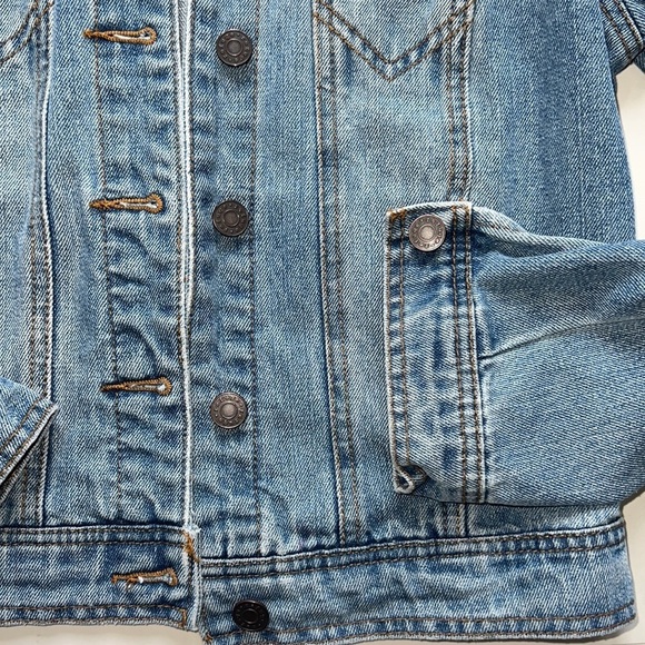 Refuge Medium Blue Denim Burton Front Cropped Jacket Size S - Picture 3 of 6